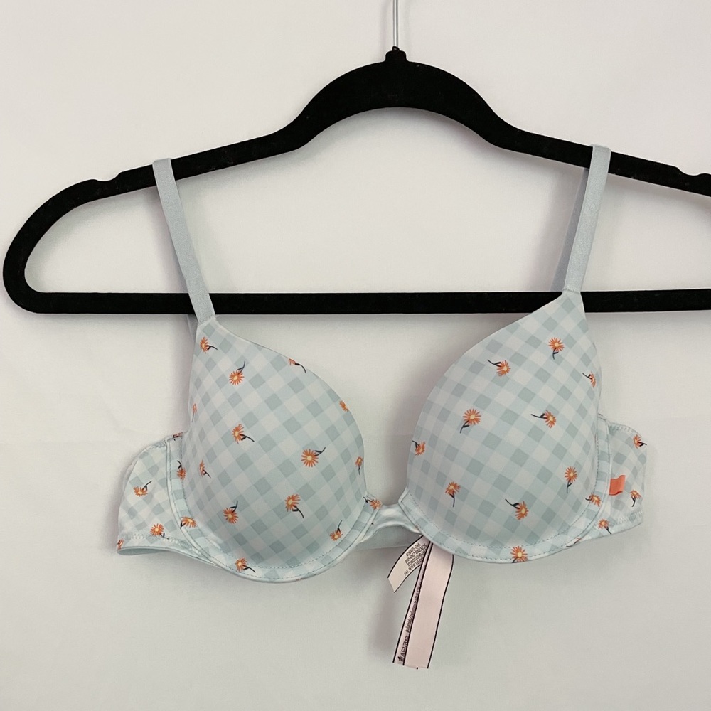 SOLD 🚫 Victoria’s Secret blue gingham floral bra
